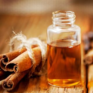 Cinnamon Oil - High Purity Essential Oil for Commercial Use