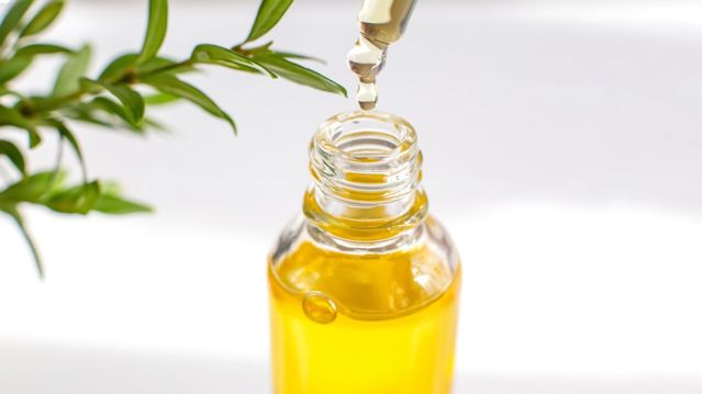 Tea Tree Essential Oil (Made in Australia) - Premium Quality for Skin, Hair & Aromatherapy